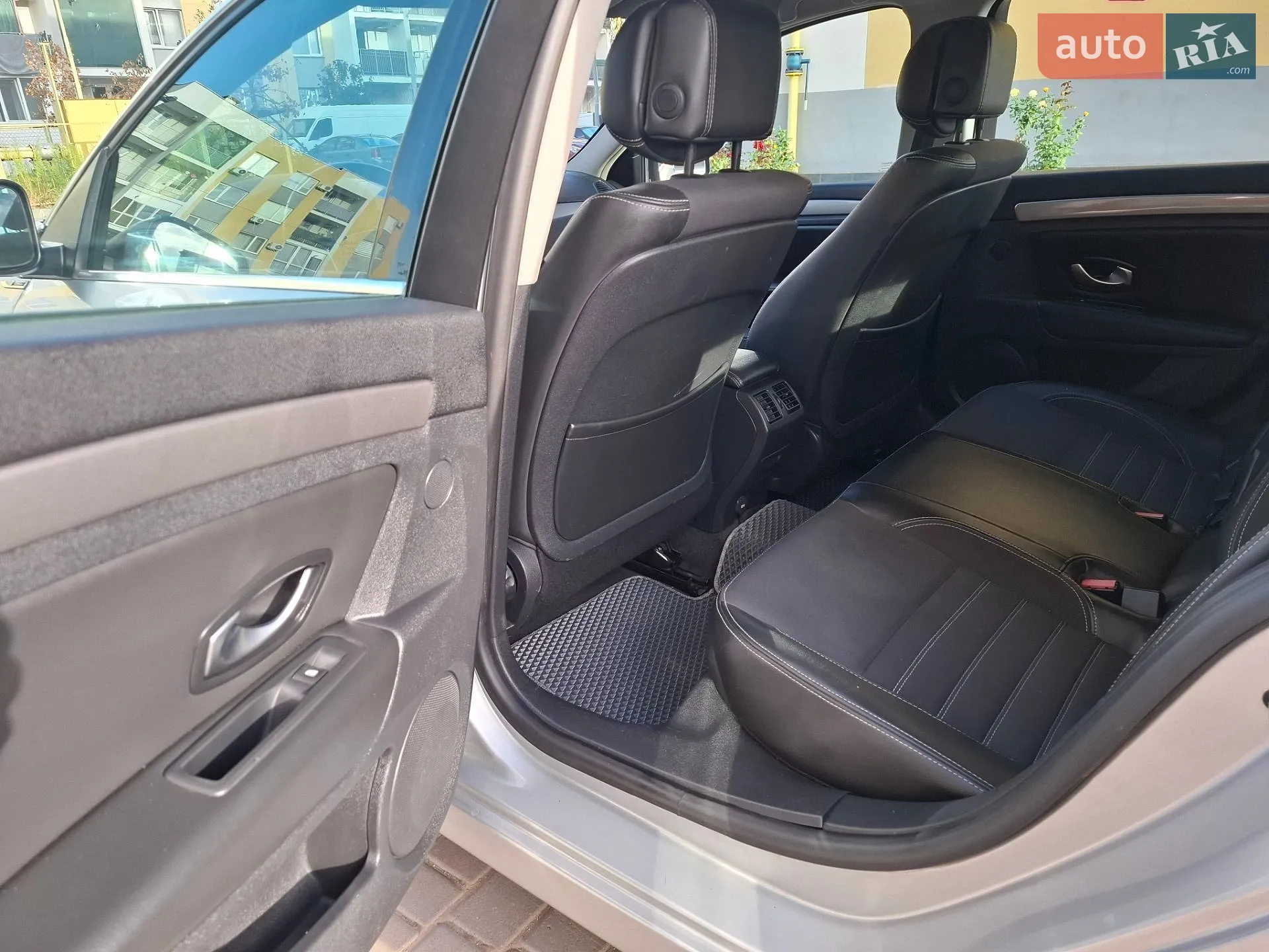 2011 Renault Laguna - мініатюра 12