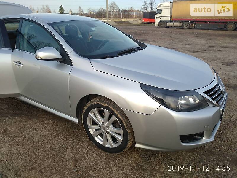 Renault Latitude