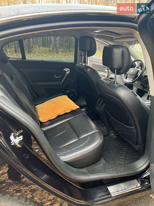 Седан Renault Latitude 2012 в Луцке