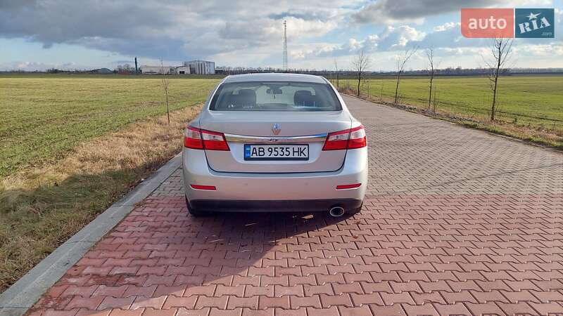 Седан Renault Latitude 2011 в Виннице