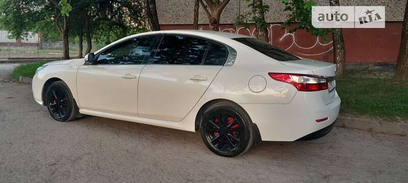 Седан Renault Latitude 2012 в Богородчанах