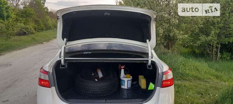 Седан Renault Latitude 2012 в Богородчанах