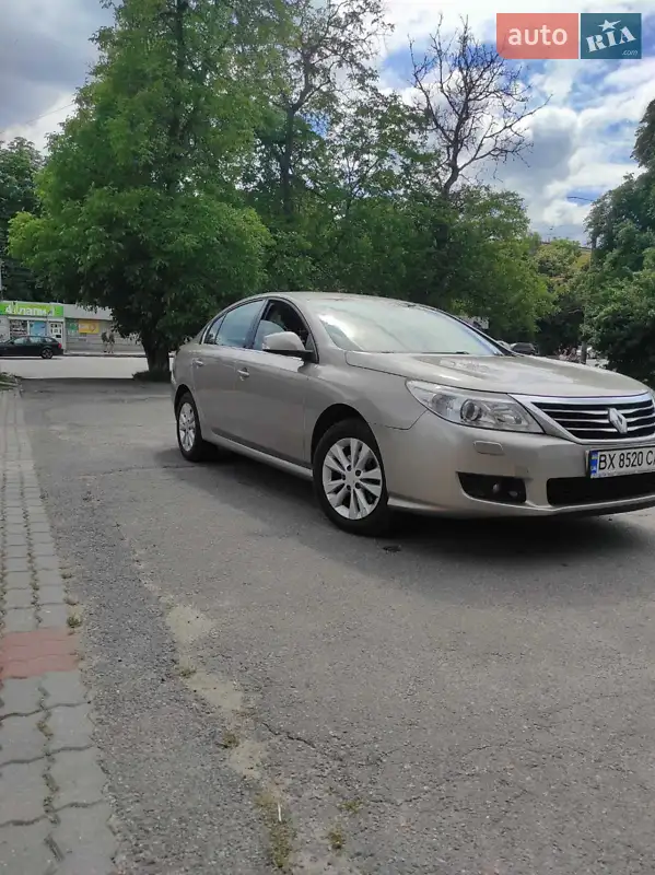 Renault Latitude 2012