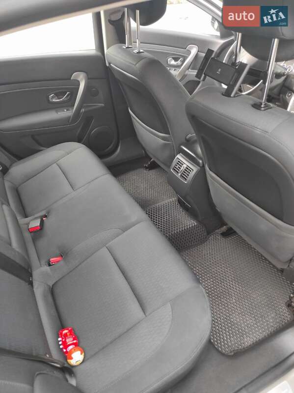 Седан Renault Latitude 2012 в Хмельницком
