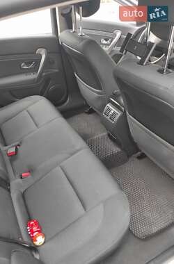 Седан Renault Latitude 2012 в 
