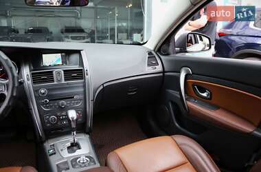 Седан Renault Latitude 2012 в 