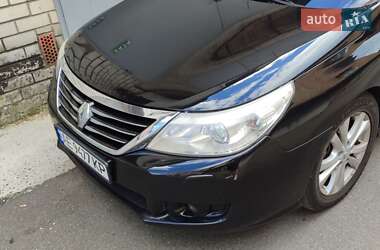 Седан Renault Latitude 2012 в 