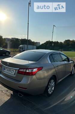 Седан Renault Latitude 2010 в Івано-Франківську