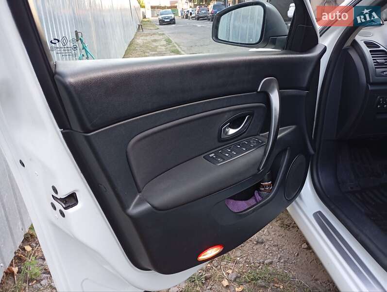 Седан Renault Latitude 2011 в Сумах фото 14 Седан Renault Latitude 2011 в Сумах