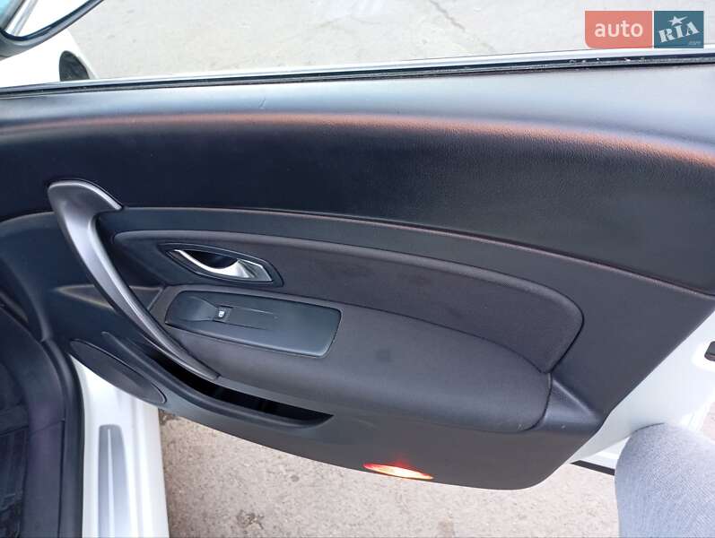 Седан Renault Latitude 2011 в Сумах фото 16 Седан Renault Latitude 2011 в Сумах