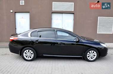 Седан Renault Latitude 2010 в 