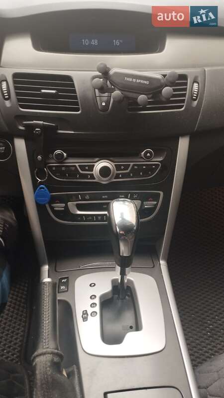 Седан Renault Latitude 2011 в Киеве
