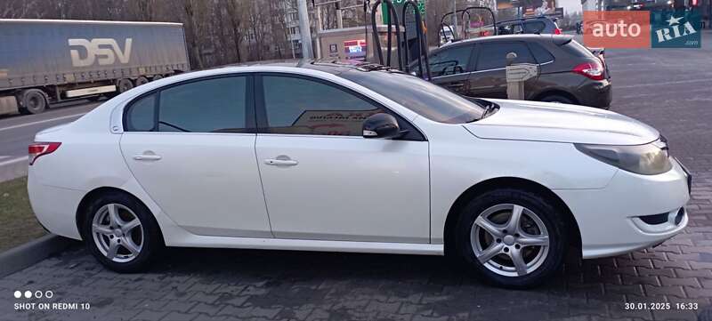 Седан Renault Latitude 2010 в Вишневом