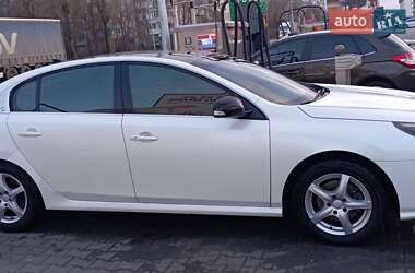 Седан Renault Latitude 2010 в 
