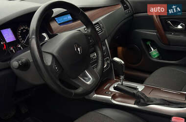 Седан Renault Latitude 2011 в 