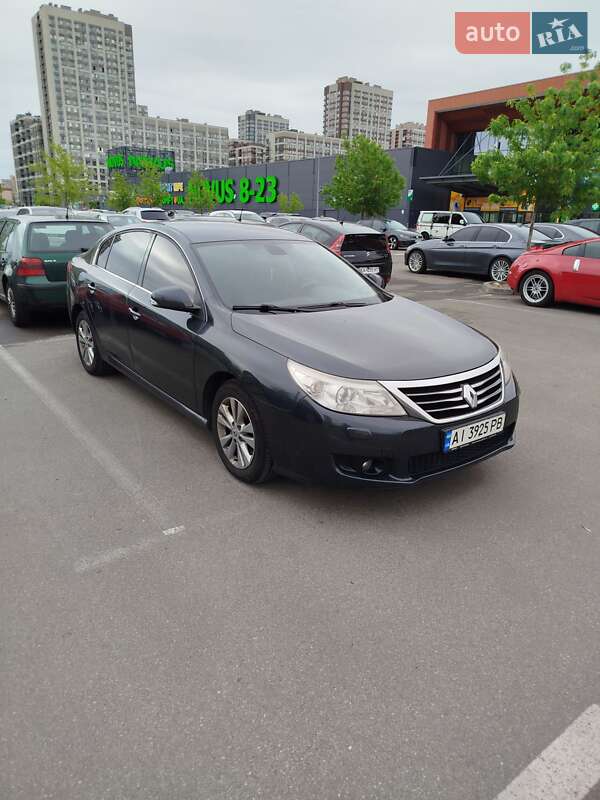 Седан Renault Latitude 2012 в Киеве