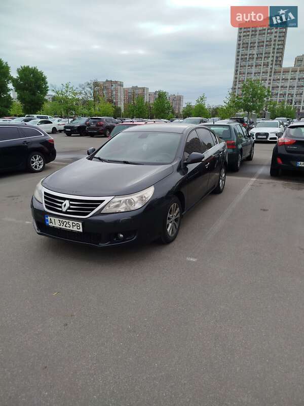 Седан Renault Latitude 2012 в Киеве