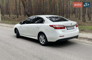 Седан Renault Latitude 2011 в 