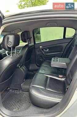 Седан Renault Latitude 2010 в 