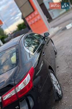 Седан Renault Latitude 2012 в 