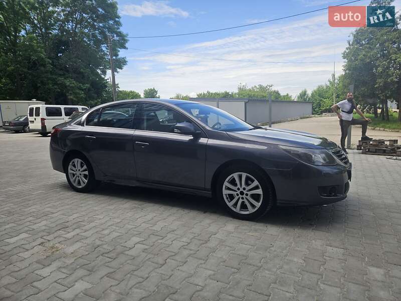 Седан Renault Latitude 2011 в Хмельницком