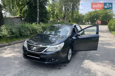 Седан Renault Latitude 2012 в 