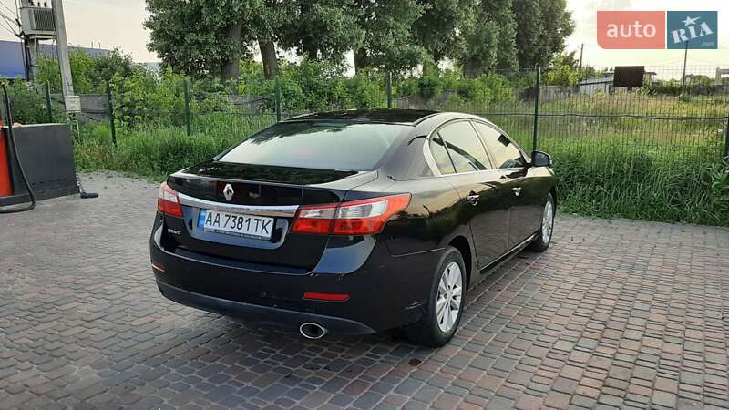 Седан Renault Latitude 2011 в Борисполе