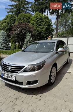 Седан Renault Latitude 2010 в Тараще