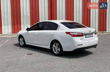 Седан Renault Latitude 2011 в 