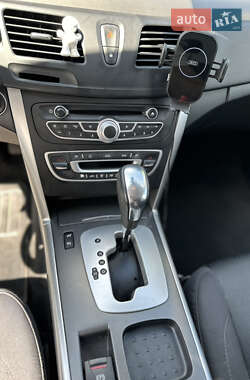 Седан Renault Latitude 2011 в 