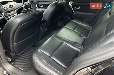 Седан Renault Latitude 2011 в 