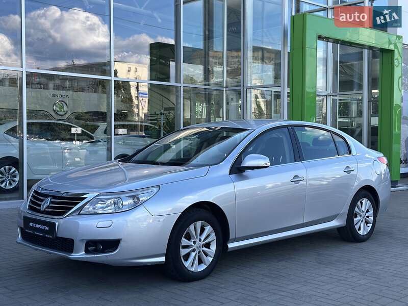 Седан Renault Latitude 2011 в Киеве