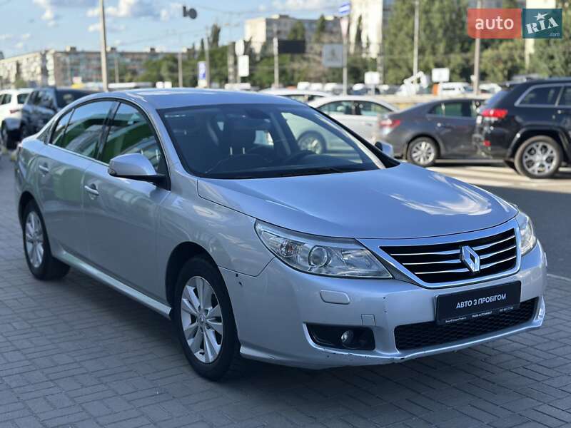 Седан Renault Latitude 2011 в Киеве
