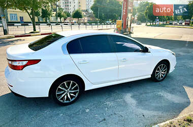 Седан Renault Latitude 2018 в 