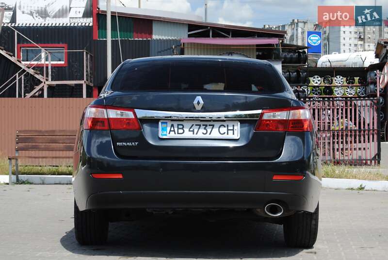 Седан Renault Latitude 2012 в Хмельницком