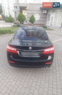 Седан Renault Latitude 2011 в 