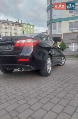 Седан Renault Latitude 2011 в 