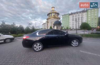Седан Renault Latitude 2011 в 