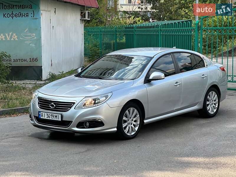 Седан Renault Latitude 2014 в Киеве