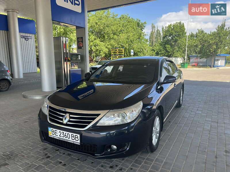 Седан Renault Latitude 2011 в 