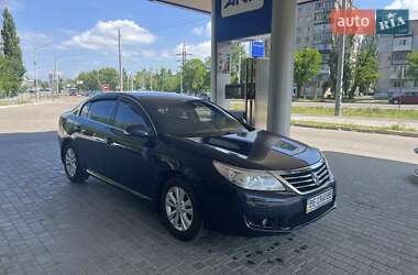 Седан Renault Latitude 2011 в 