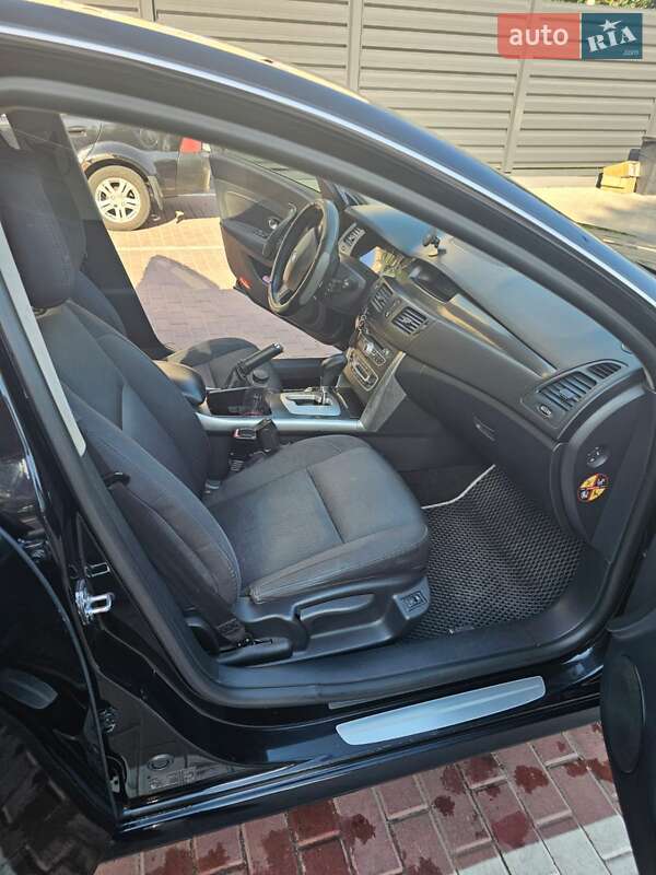 Седан Renault Latitude 2011 в Черкассах