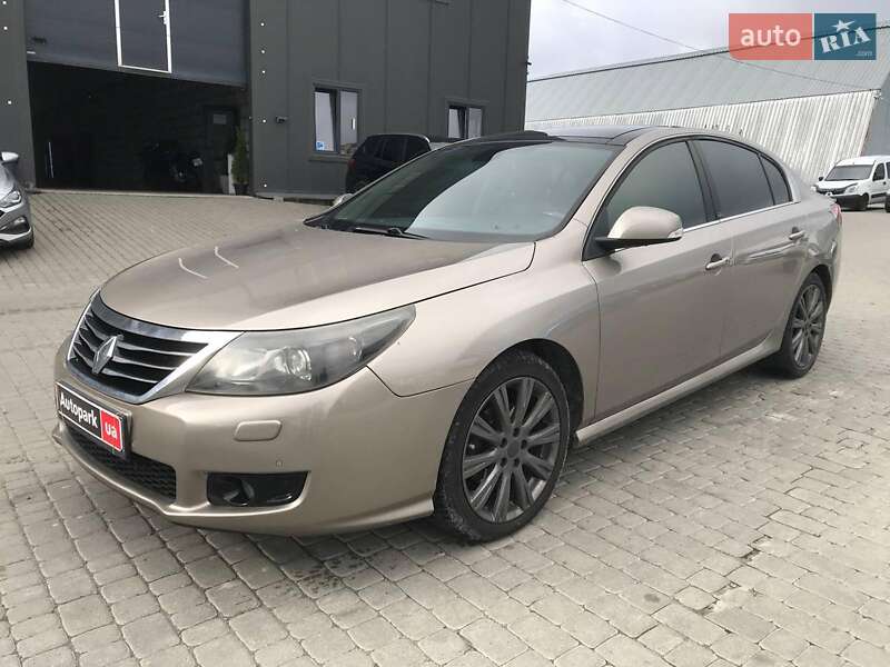Седан Renault Latitude 2011 в 