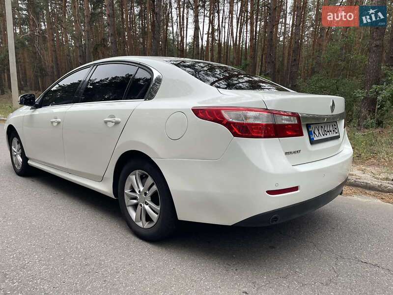 Седан Renault Latitude 2011 в Харькове