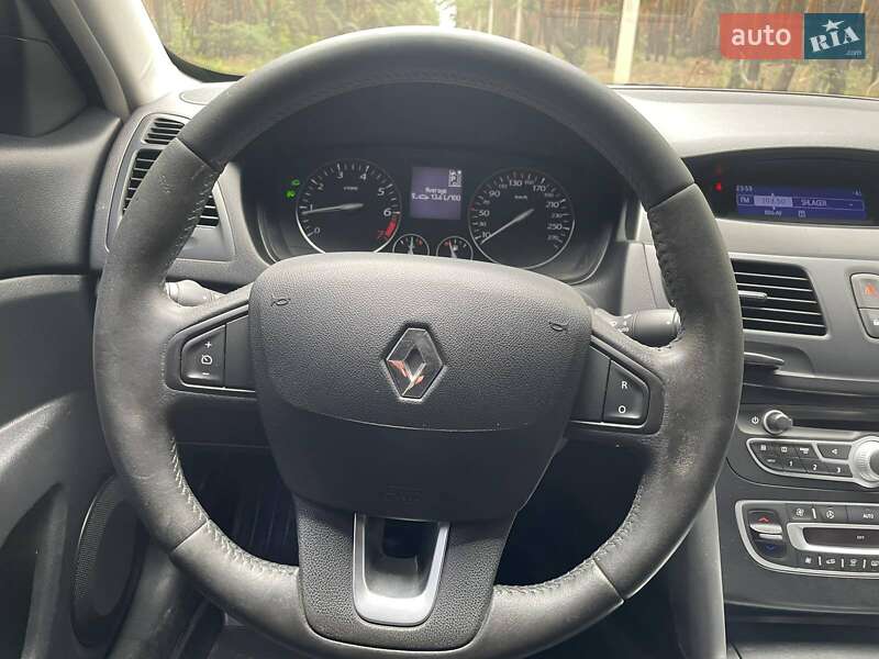 Седан Renault Latitude 2011 в Харькове