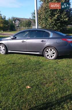 Седан Renault Latitude 2011 в 