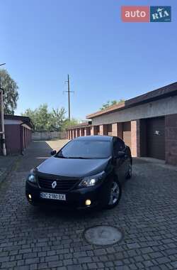 Седан Renault Latitude 2011 в 