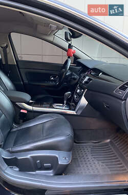 Седан Renault Latitude 2012 в 