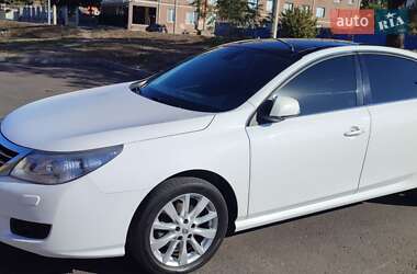 Седан Renault Latitude 2012 в 