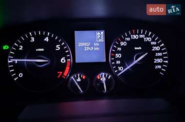 Седан Renault Latitude 2012 в 